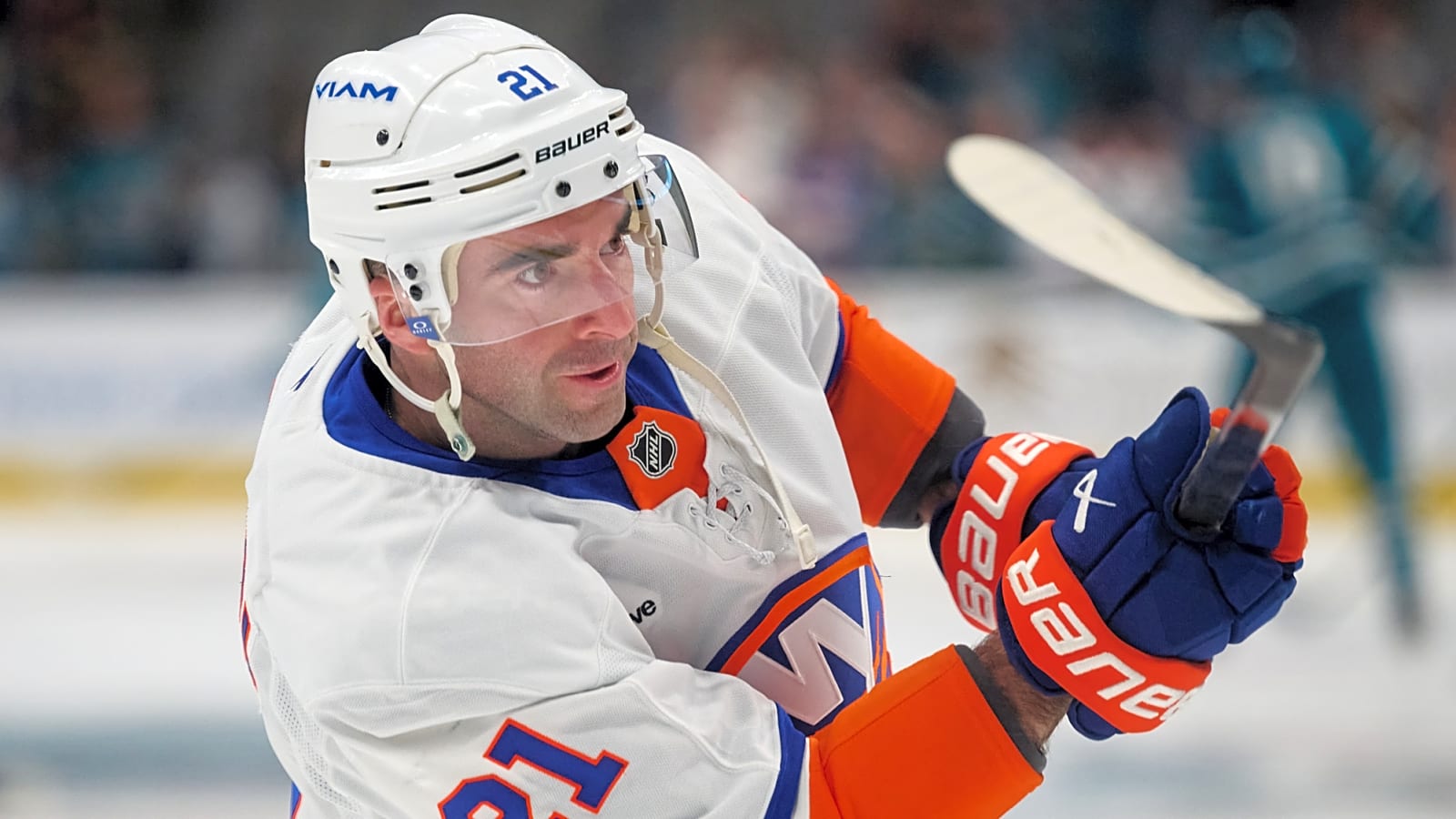Islanders make first signings under new GM