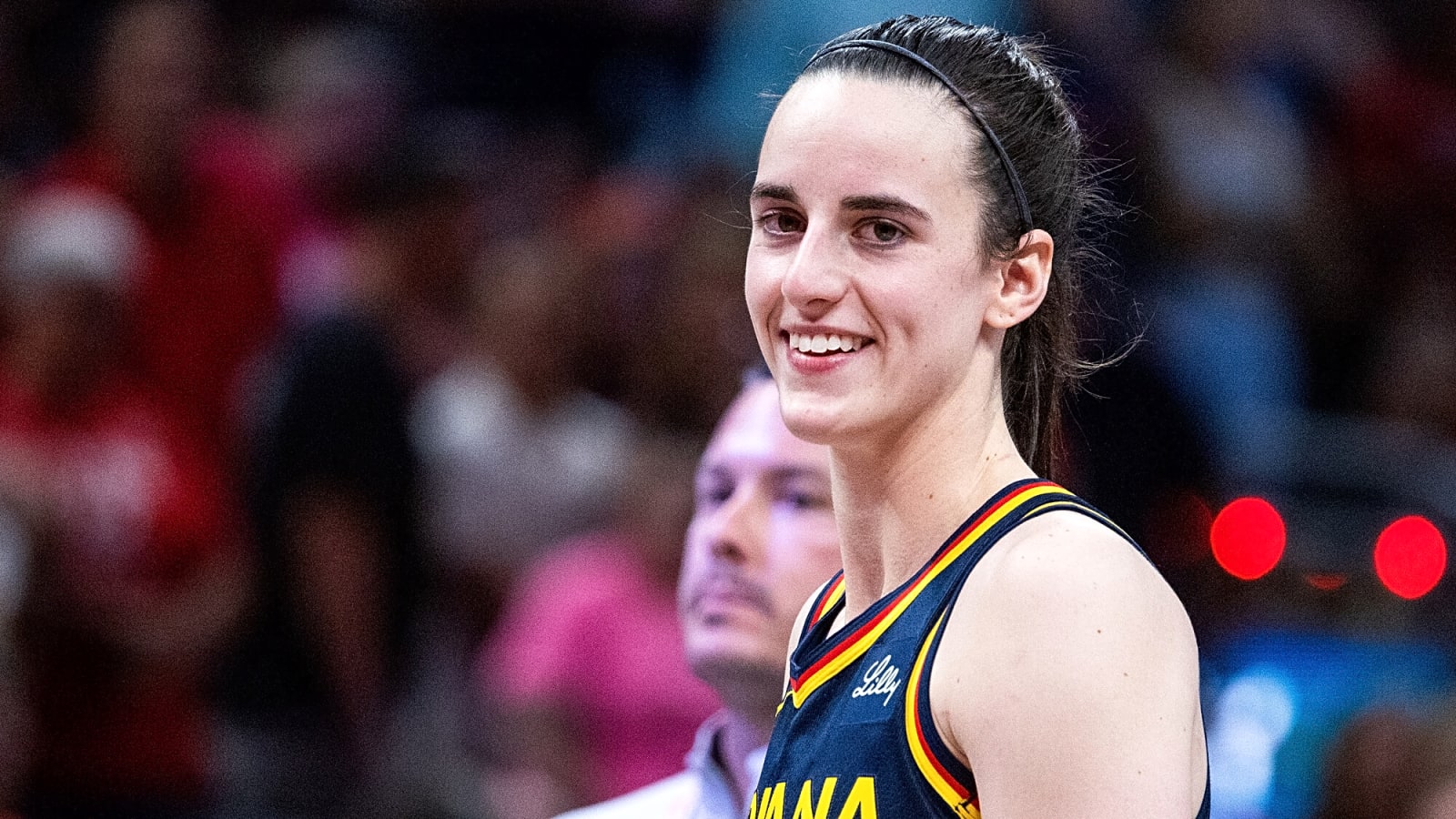Caitlin Clark issues nine-word postgame response to Fever-Sun fights