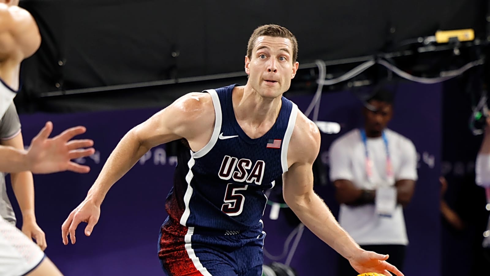 All-time college basketball icon announces his retirement