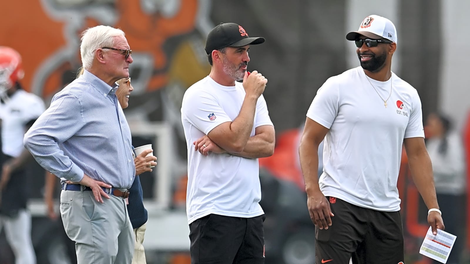 Browns 'absolutely' open to unconventional QB decision