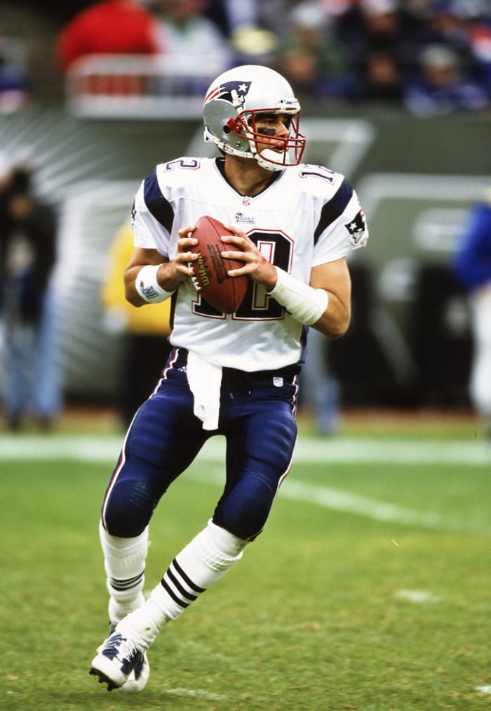 Tom Brady takes over for injured Drew Bledsoe in 2001