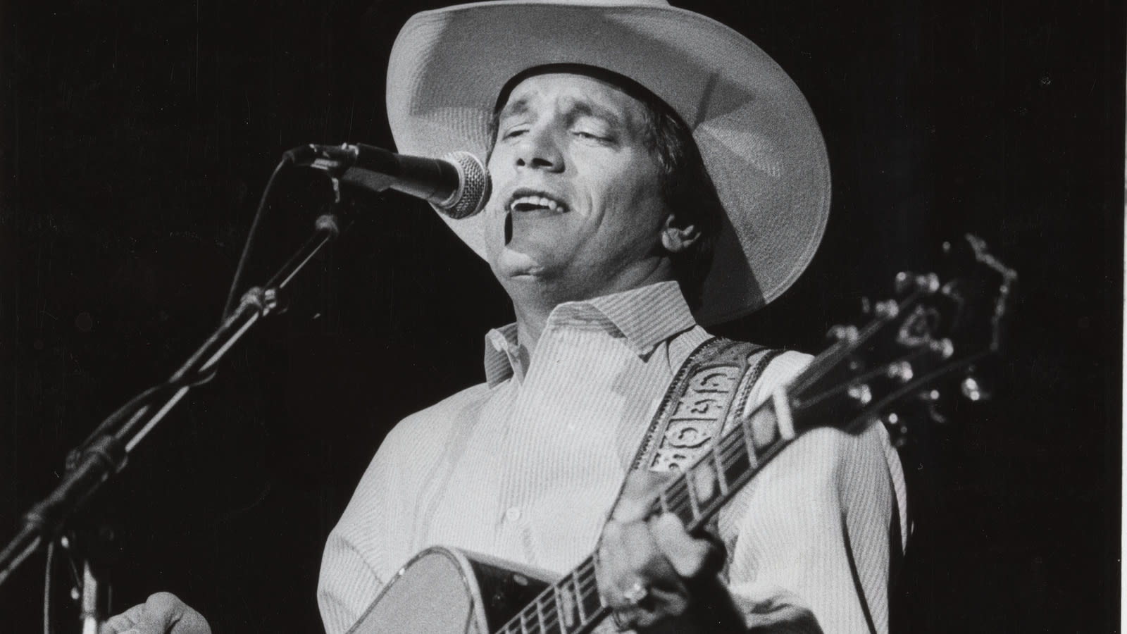 20 essential songs for your '80s country playlist