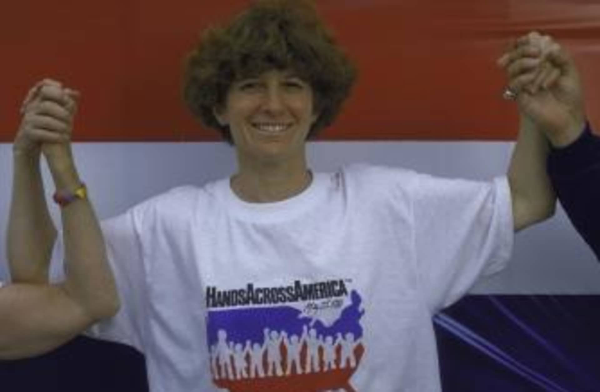 Time Picture Researcher Martha Bardach during Hands Across America.  (Credit: Alan Levenson/Getty Images)