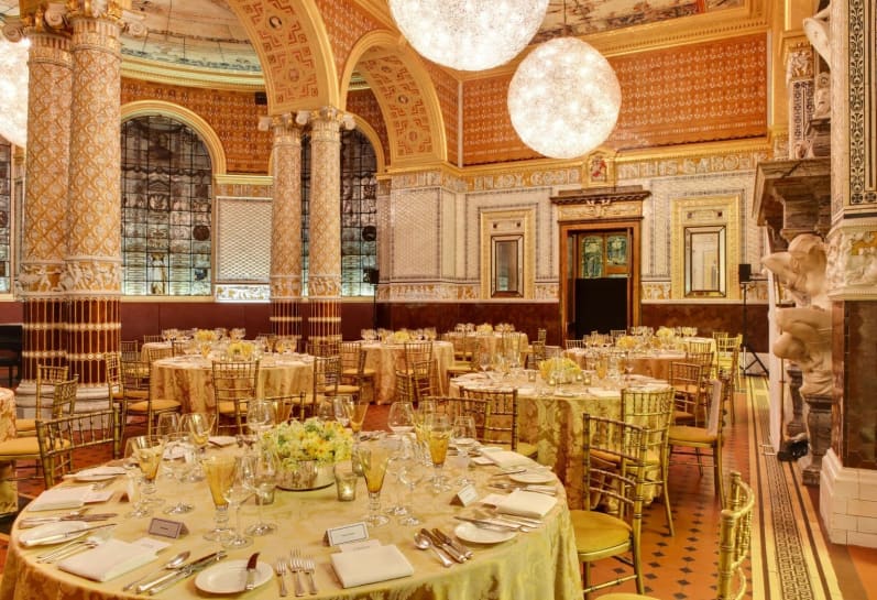 v&a