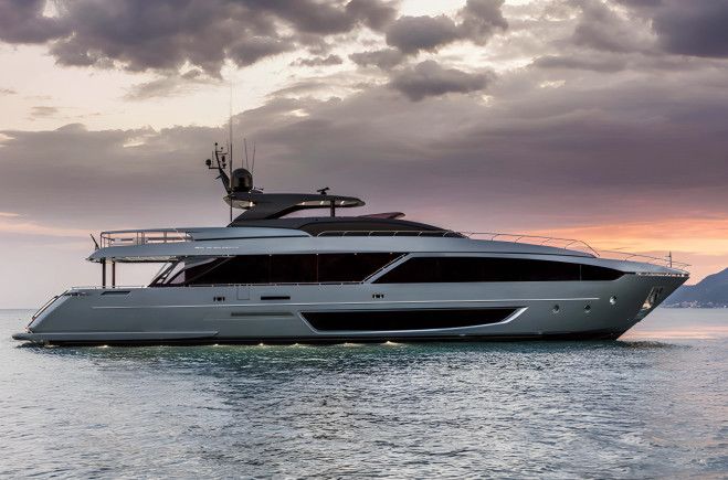 Bella Donna Yacht Charter | Riva