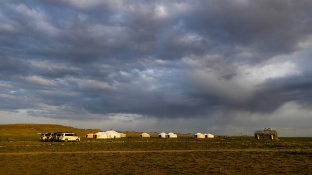 Mongolia: Steppes, Deserts & Nomads – Eagle Festival