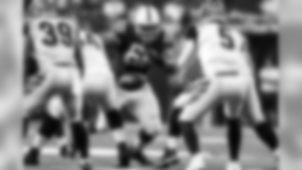 90 Stewart, Grover DT 6-4 333 24 R Albany State (Ga.)