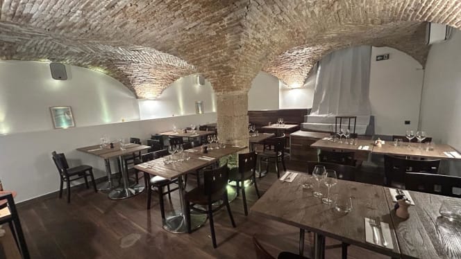 Perla Restaurant - 9