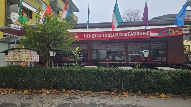 Lal Qila Indian Restaurant - 1