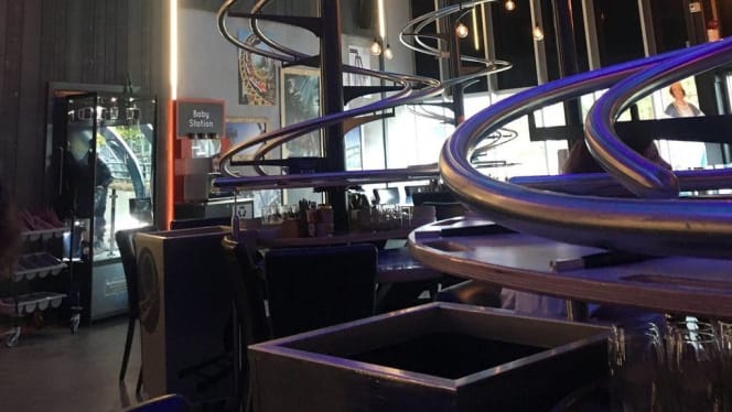 Alton Towers Resort - The Rollercoaster Restaurant - 5