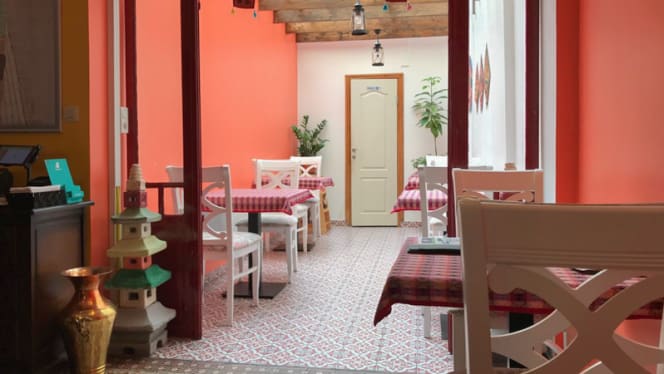 Curry Palace & Tandoor - 0